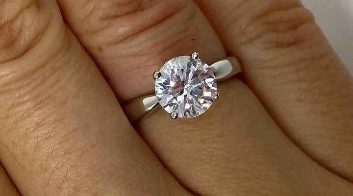 stand in engagement ring