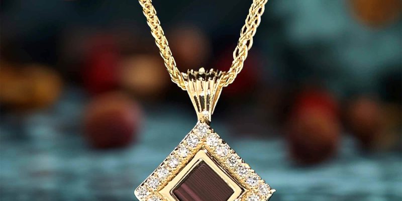 Souvenir Shop Gold Pendant With Nano Bible Chip From My Nano Jewelry